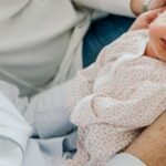 كيف يهدأ طفلك الرضيع بدون دواء
